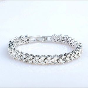 Tennis bracelet